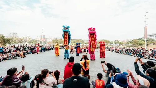 看表演、逛市集、抽紅包　衛武營新春活動超熱鬧
