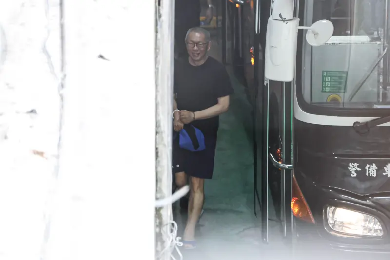 ▲民眾黨創黨主席柯文哲因京華城案收押1年，台北市有2名社宅住戶竟為他羈押的新聞引發一場「柯基犬官司」。（圖／記者朱永強攝，2025.9.2）