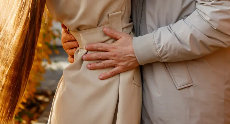 ▲花蓮一名前國小校長，出差期間竟與已婚女下屬發生婚外性關係，事後以言語挑逗對方卻反遭告上法庭。（圖／123RF）