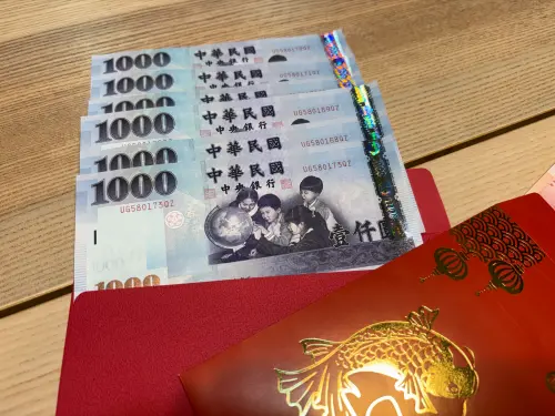 ▲多數上班族表示，在沒住家裡且沒給孝親費的情況下，才會把過年紅包金額拉高。（圖／記者徐銘穗攝）