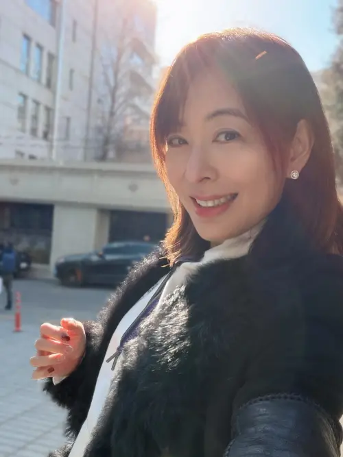 ▲賈永婕（如圖）直言要找公關團隊很簡單，但她喜歡自己發文。（圖／賈永婕Threads）