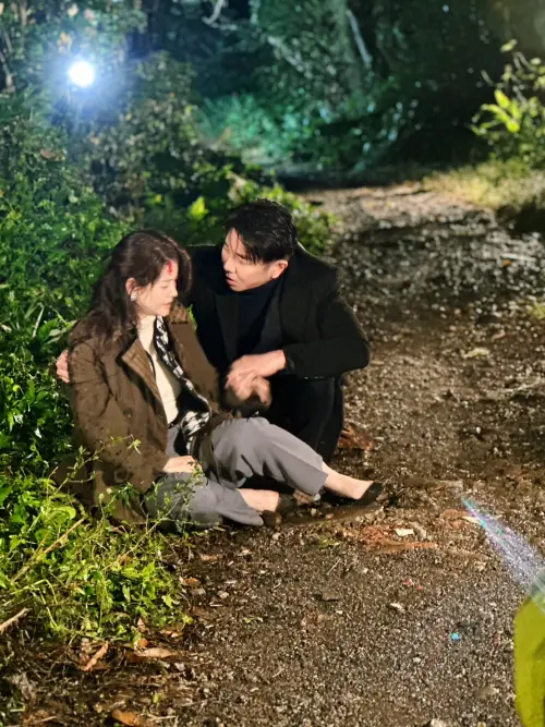 ▲王樂妍（左）眼盲人受盡苦難，根本災難專業戶。（圖／三立提供）