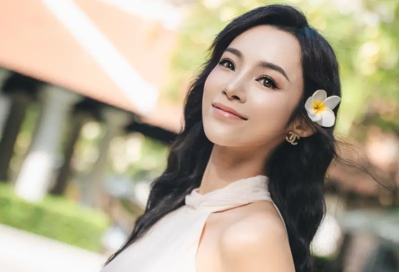 ▲康茵茵（如圖）日前被目擊咖啡廳約會，還上演甜蜜餵食秀，讓外界以為她有了新戀情，不料對象曝光後，竟是閨蜜成語蕎。（圖／康茵茵FB）