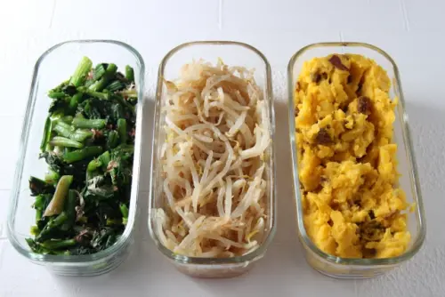 ▲玻璃保鮮盒受不了劇烈溫差，千萬不要把冷凍的保鮮盒直接放進加熱電器。（示意圖／翻攝自photoAC）