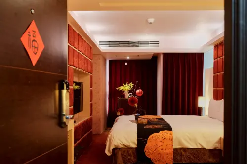 ▲文華道會館於新春期間，攜手台中在地漢餅品牌「喜豐香」，策劃「歲光入室‧餅意有度」新春特展與住房專案，（圖／星享道提供）