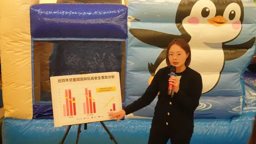 ▲114年共有18名兒童因遊戲與玩具事故死傷，其中5人涉及充氣式遊具，占近三成，顯示臨時遊具在管理與安全監控上仍有明顯漏洞，已成兒童安全的新警訊。（圖／靖娟基金會提供）