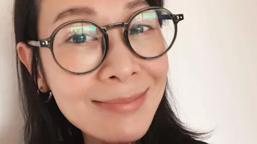 劉若英拿紅包袋做公益！大素顏讓真正長相現形　不像56歲生過一胎
