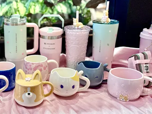 ▲春櫻季節，溫暖可愛的柯基來賞櫻，全新馬克杯、不鏽鋼水杯亮相。（圖／記者蕭涵云攝）