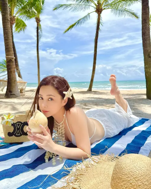 ▲▼阿嬌近年的體型忽胖忽瘦，搭檔阿Sa認為不要給她壓力，最重要的是開心健康。（圖／娛星星微博、Q_gill IG@q_gill）