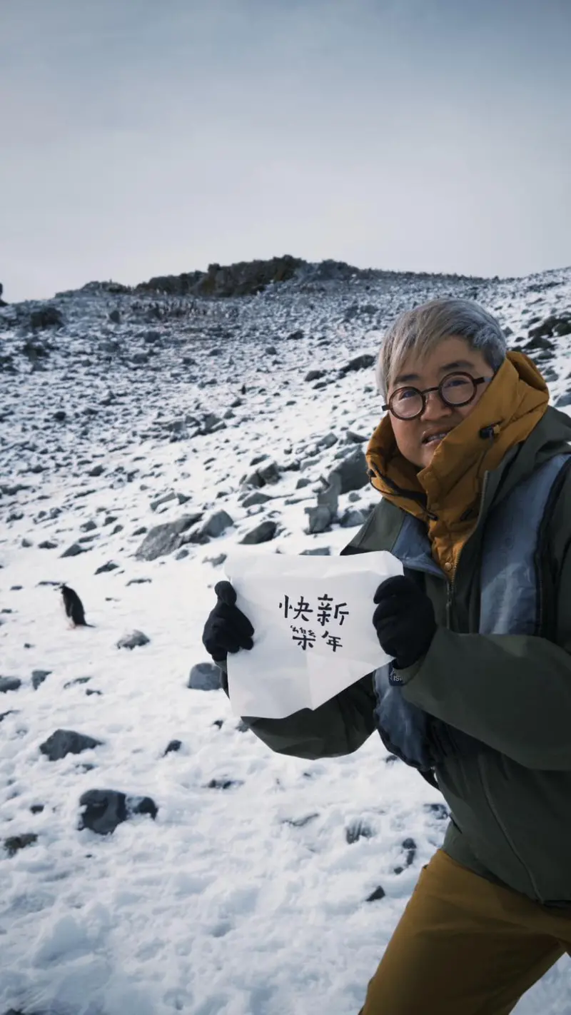    ▲書法詩人何景窗的字體極具個人風格，讓人看一眼便能認出。（圖／翻攝自何景窗臉書）  