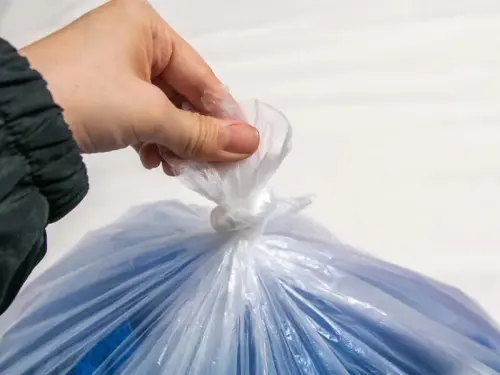 ▲再把袋口打一個結就完成了。（圖／翻攝自Sanipak Japan官網）