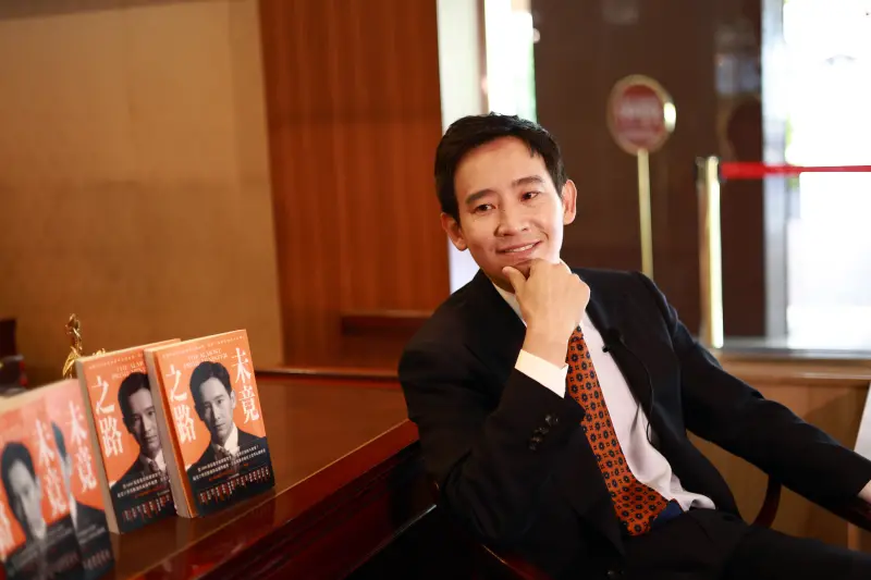 ▲泰國政治明星皮塔在台北接受專訪，面對人民黨在2月8日的大選失利，他冷靜剖析「4C」困境，直言政治不應只有動員更需同理。（圖／記者吳翊緁攝）