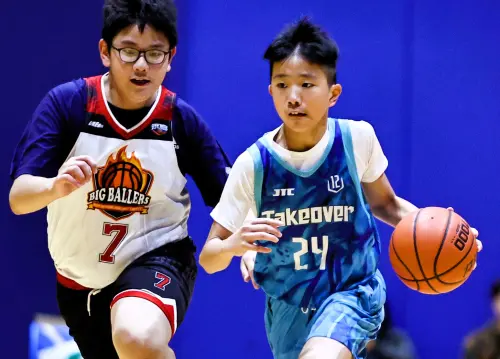 ▲冠軍賽TKO吳佳陽此役遭對方重兵看守仍試圖突圍。(圖/Ｕ19籃球聯盟提供)