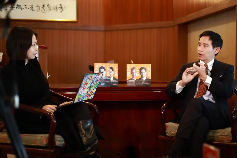 ▲比起2023年勝選時的意氣風發，此刻的皮塔多了一份沈穩與內斂，眼神中卻依然閃爍著對民主的堅定信仰。 （圖／記者吳翊緁攝）