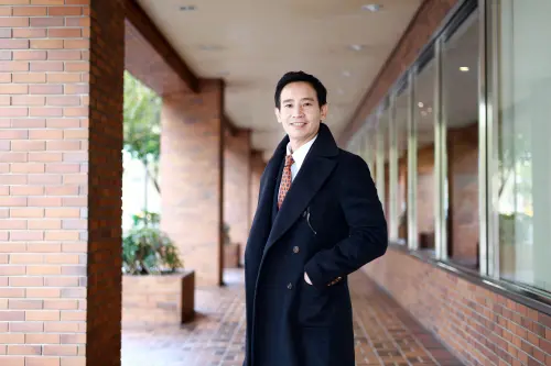 ▲皮塔曾離泰國總理大位僅一步之遙，遭憲法法院禁止從政後，他不改其志，但態度更顯從容。（圖／記者吳翊緁攝）