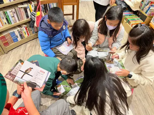 房市／社區一家計畫　用桌遊帶孩子走進瓦磘溝生態
