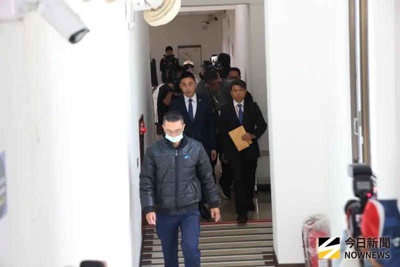 ▲檢調搜索高金立院辦公室。（圖／攝影中心）