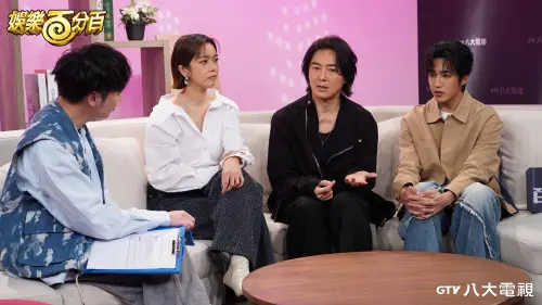 ▲鄭伊健（右二）在劇中飾演脾氣火爆的刑警，提到拍攝時最具挑戰的部分，他笑說：「聽我講國語。」（圖／八大電視提供）