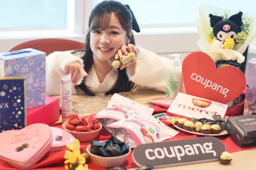 ▲Coupang酷澎甜蜜滋味齊聚，必備金莎巧克力與創意花束最快隔日到貨，浪漫赴約不空手。（圖／Coupang酷澎提供）