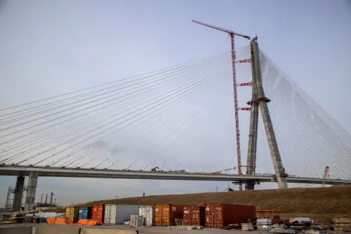 ▲戈迪豪國際大橋耗資46億美元，工程歷時8年，由歐巴馬政府時期獲得批准，並於2018 年川普擔任總統時開始施工。（圖／路透／達志影像）