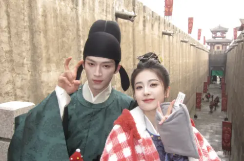 ▲王星越（左）4搭白鹿，終於組CP了。（圖／翻攝自微博@唐宮奇案）