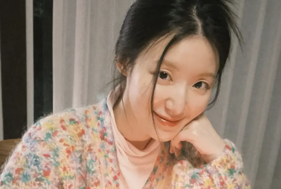 ▲i-dle葉舒華今（10）日回台現身桃園機場，她透露本次是為工作返台。（圖／IG@yeh.shaa_）