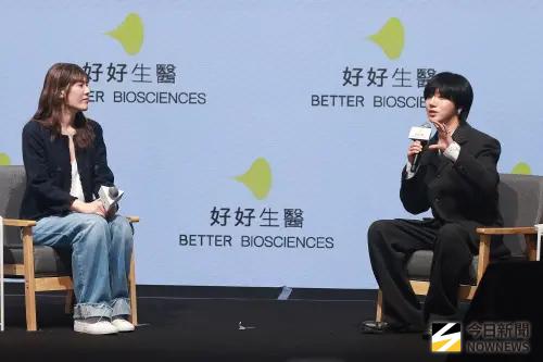 ▲理科太太（左）邀請到藝聲（右）擔任公司年度代言人。（圖／記者葉政勳攝影）