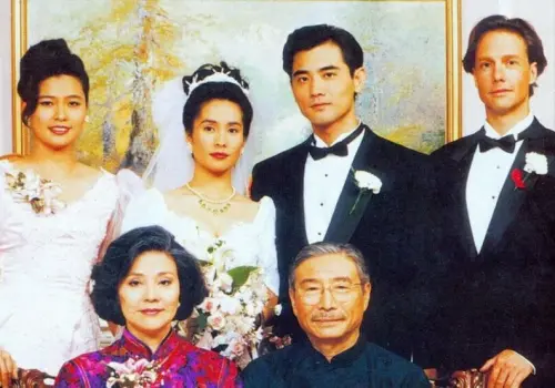 ▲高金素梅（後排左二）曾經主演李安電影《囍宴》，片中飾演女主角顧葳葳。（圖／中影提供）