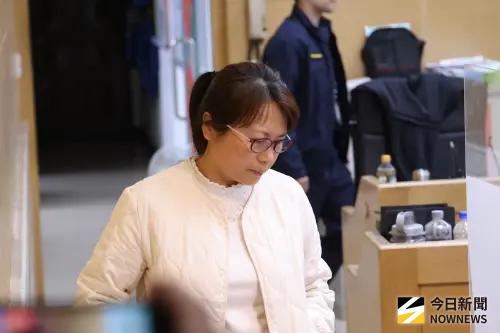 ▲北檢偵辦無黨籍立委高金素梅涉嫌詐領助理費案，疑為人頭助理的楊姓女子，10日晚間移送北檢複訊後，裁定10萬元交保。（圖／攝影中心）