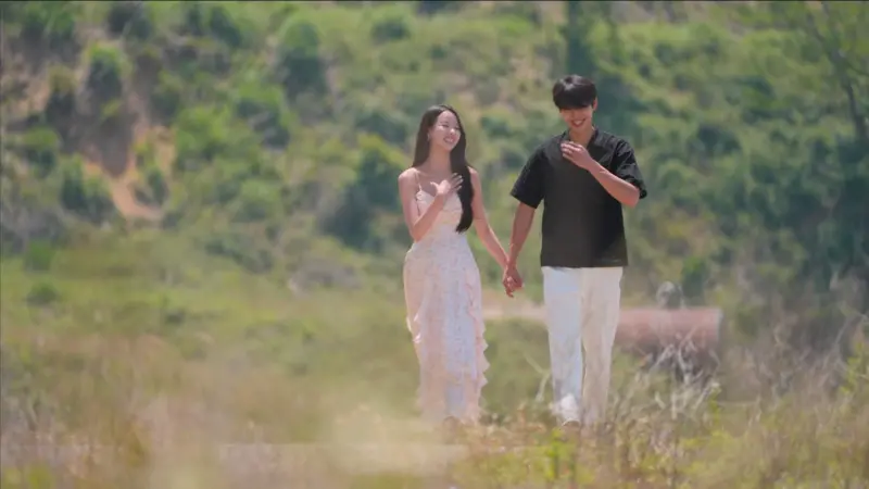 ▲《單身即地獄5》中撞臉宋仲基的男嘉賓林琇濱（右）和學霸女朴喜珗（左）配對成功，私下也偷偷約會，讓粉絲懷疑兩人真的在交往，Threads討論文吸引35萬人朝聖。（圖／翻攝自Netflix）