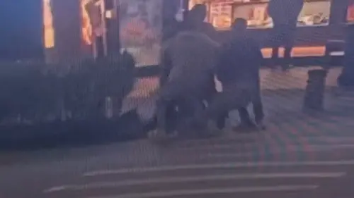 北市男欠債百萬慘了！超狠女「撂5壯漢擄人痛毆」監視器拍下一幕
