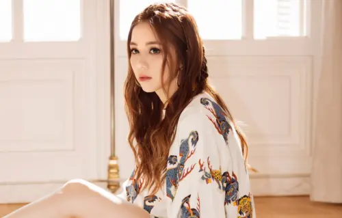 鄧紫棋昔遭中國節目騙了！7400萬酬勞拖6年討不回　歌后慘成義工
