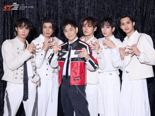 ▲林志穎（左3）與《原子少年》出身的FEniX、U:NUS及F.F.O，在《2026超級巨星紅白藝能大賞》同台合作。（圖／IG@superstarttv）