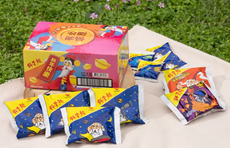 ▲ 國民零食_科學麵化身為財神時令箱