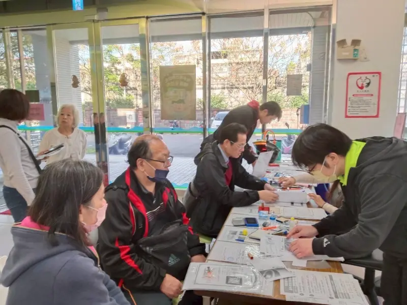 ▲為提升民眾申辦便利性，服務時間亦延長至平日晚間 8 時，並於週六及國定假日照常受理。（圖／台水提供）