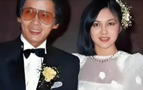 ▲Mark的外公王國旌（左）是美豔女星關之琳（右）的第一任丈夫。（圖／翻攝自新浪娛樂）