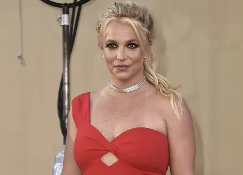 布蘭妮逆轉破產！靠經典神曲打包出售海撈63億　與兒子破冰慶功
