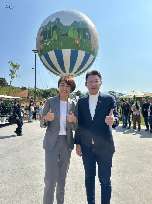 ▲江啟臣暫時拋開黨內初選的紛擾，跑到南投與縣長許淑華同框。（圖／江啟臣服務處提供，2026.02.11）