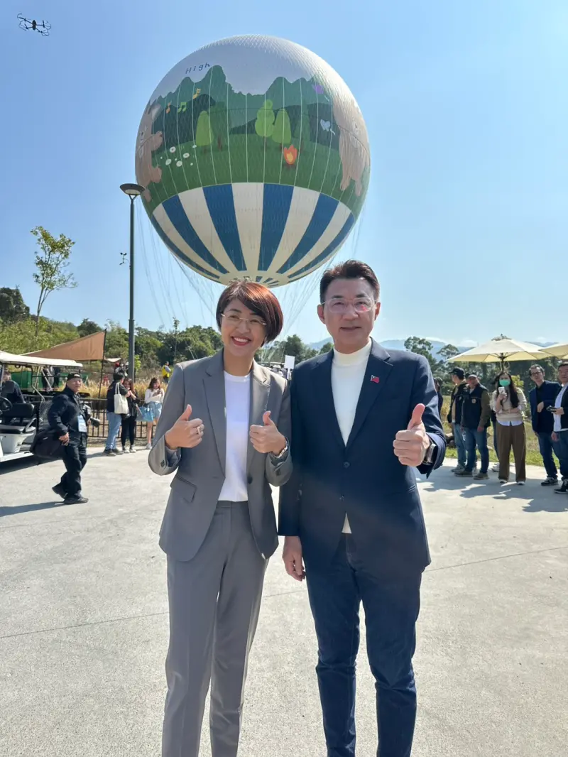    ▲江啟臣暫時拋開黨內初選的紛擾，跑到南投與縣長許淑華同框。（圖／江啟臣服務處提供，2026.02.11）  