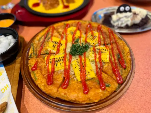 ▲「玉米起司辛奇煎餅」259元。（圖／記者蕭涵云攝）