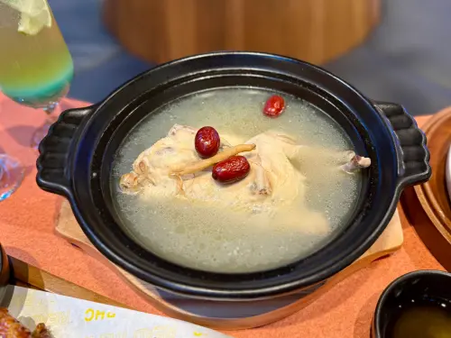 ▲「蔘雞湯」649元。（圖／記者蕭涵云攝）