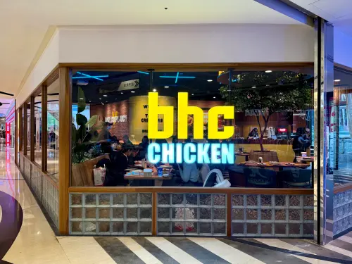 ▲全智賢最愛BHC炸雞，信義ATT開幕全台第二間。（圖／記者蕭涵云攝）