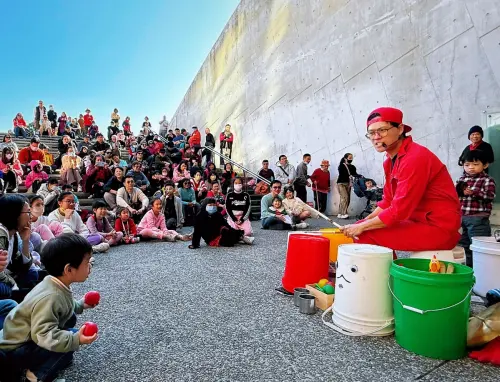 ▲十三行博物館農曆春節期間，將規劃親子戲劇、打擊、踢踏、馬戲及競技扯鈴等互動演出。（圖／新北文化局提供）