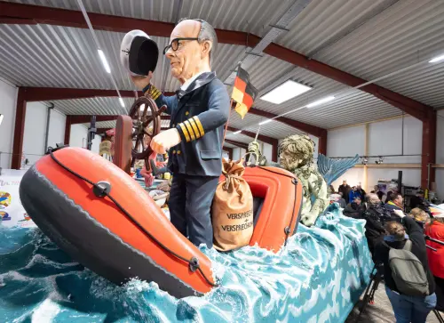 ▲德國梅因斯（Mainz）一年一度的「玫瑰星期一」（Rose Monday）狂歡節大遊行即將登場，主辦單位搶先曝光花車。（圖／美聯社／達志影像）