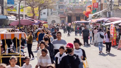 春節走春！旗后商圈邀民眾漫步港灣嚐海鮮迎福氣
