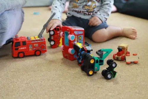 ▲玩具的材質複雜，因此多數只能當成一般垃圾丟棄。（圖／翻攝自photAC）