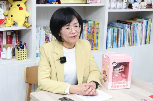 專訪／Podcast把說故事做到極致　蘇巧慧為「阿德叔」與幕僚燒腦
