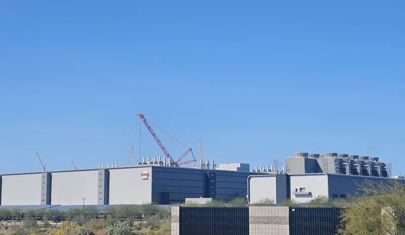 人生轉角／「邊生產邊蓋廠」 台商直擊鳳凰城台積電擴廠現況