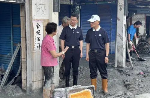 ▲慈濟基金會執行長顏博文（右），赴花蓮馬太鞍部落光復鄉勘災。（圖／慈濟基金會提供）