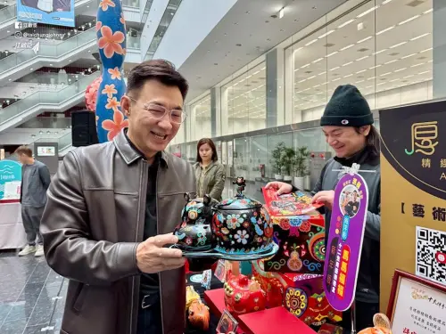 ▲江啟臣的復古型皮衣，線條簡單耐看。（圖／江啟臣提供，2026.02.18）